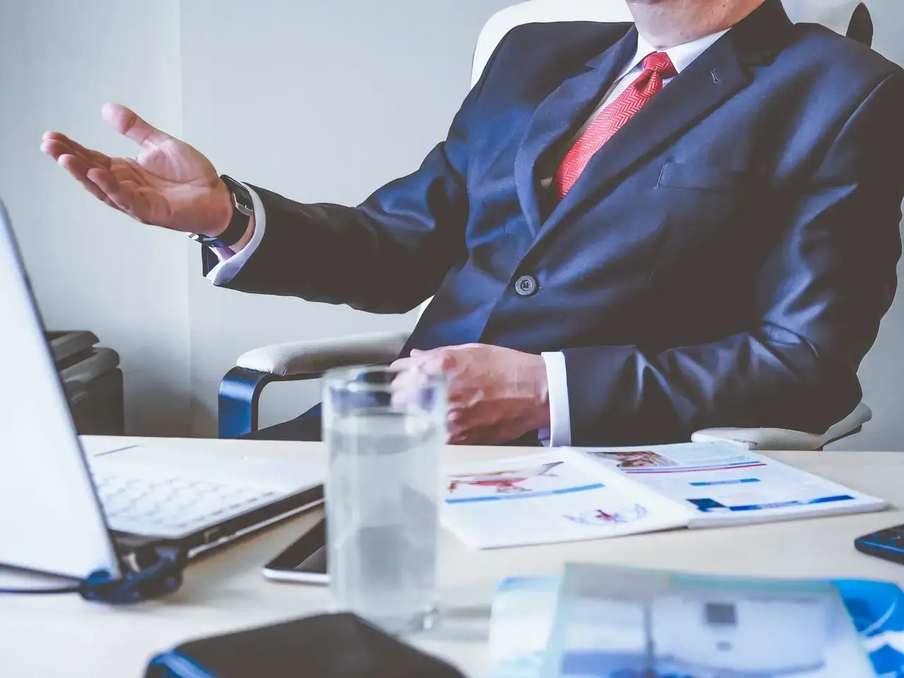 What Does A Digital Marketing Consultant Do [In-Depth Guide]